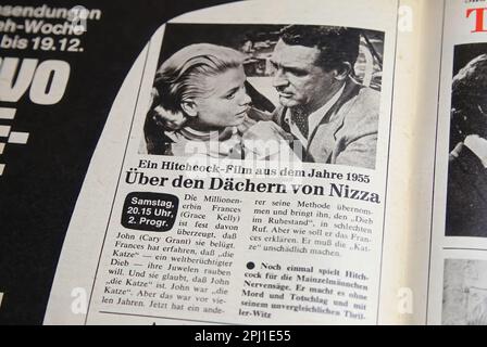 Viersen, Allemagne - 9 mars. 2023: Gros plan de la revue de programme allemande 60s avec Hitchcock film pour attraper un voleur de 1955 Banque D'Images