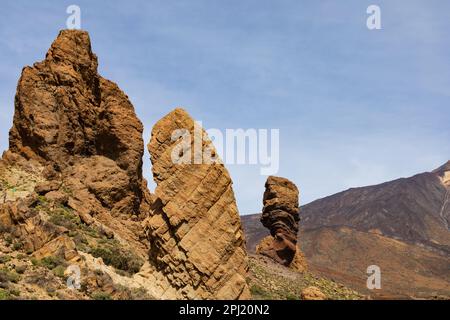 Roque Cinchado dans les Roques de Garcia sur les pentes du volcan du Teide. Parc national du Mont Teide. Santa Cruz de Tenerife, Iles Canaries, Espagne Banque D'Images