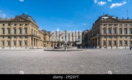 Vue sur la résidence Würzburg, considérée comme un chef-d'œuvre de l'architecture baroque et néoclassique, site classé au patrimoine mondial de l'UNESCO, Wurzburg, Bavière, Allemagne Banque D'Images
