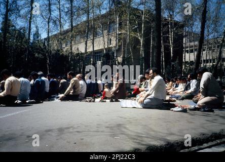 Téhéran Iran hommes à la prière en plein air à Eid Banque D'Images