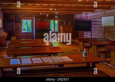 Tallinn, Estonie, 30 juin 2022 : intérieur d'une école au musée estonien en plein air de Tallin. Banque D'Images