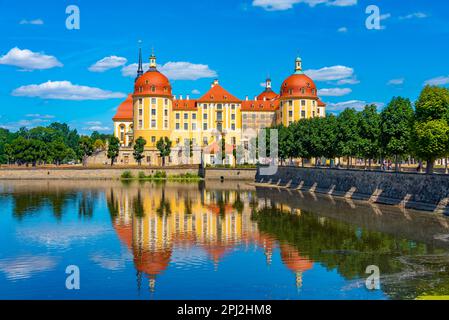 Moritzburg, Allemagne, 7 août 2022 : vue panoramique du château de Moritzburg en Allemagne. Banque D'Images