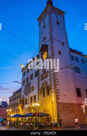 Würzburg, Allemagne, 11 août 2022: Coucher de soleil sur Grafeneckart en Allemagne. Banque D'Images