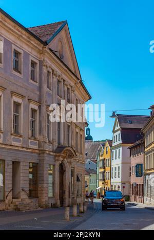 Eichstätt, Allemagne, 14 août 2022 : vue sur une rue de la vieille ville allemande d'Eichstätt. Banque D'Images