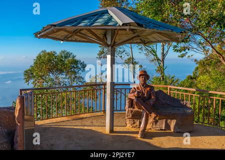 Haputale, Sri Lanka, 30 janvier 2022 : statue de Sir Thomas Lipton au point de vue du siège de Lipton au Sri Lanka. Banque D'Images