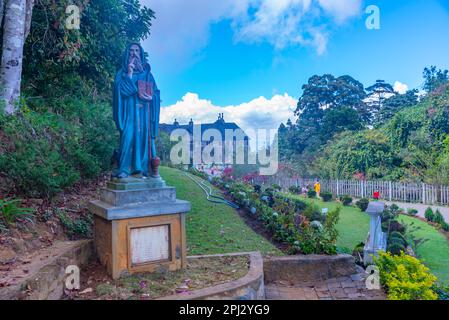 Haputale, Sri Lanka, 29 janvier 2022 : monastère d'Adisham près de Haputale, Sri Lanka. Banque D'Images