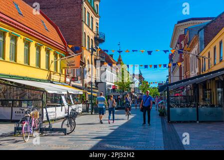 Halmstad, Suède, 12 juillet 2022: Rue commerciale à Halmstad, Suède. Banque D'Images