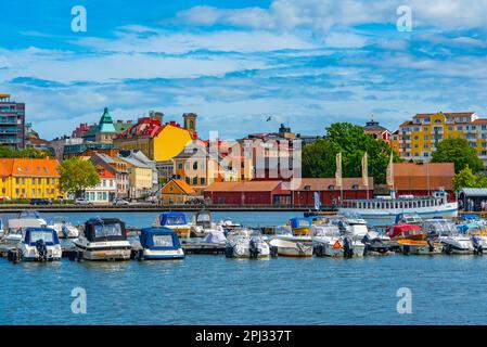 Karlskrona, Suède, 14 juillet 2022: Port de plaisance dans la ville suédoise Karlskrona. Banque D'Images