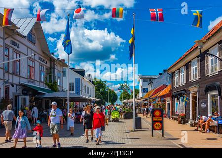 Borgholm, Suède, 15 juillet 2022: Rue commerciale à Borgholm, Suède. Banque D'Images