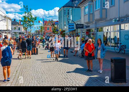 Borgholm, Suède, 15 juillet 2022: Rue commerciale à Borgholm, Suède. Banque D'Images