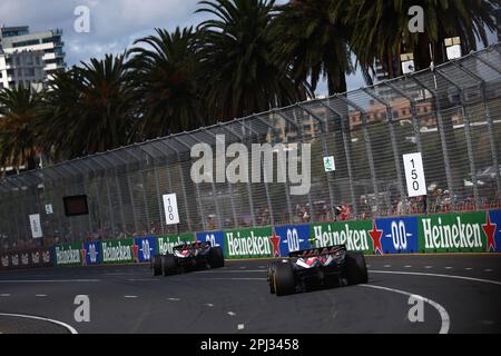 Melbourne, Australie. 31st mars 2023. Nico Hulkenberg (GER) Haas VF-23 folows coéquipier Kevin Magnussen (DEN) Haas VF-23. Grand Prix d'Australie, vendredi 31st mars 2023. Albert Park, Melbourne, Australie. Crédit : James Moy/Alay Live News Banque D'Images
