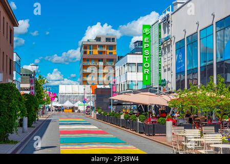 Seinäjoki, Finlande, 24 juillet 2022: Vue sur une rue commerciale à Seinäjoki, Finlande. Banque D'Images