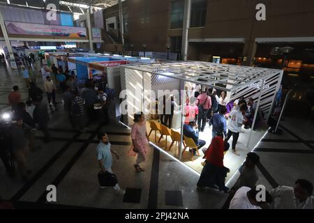 La foire touristique et de voyage de trois jours au Bangladesh commence au Centre international de conférences de Bangabandhu à Dhaka organisé par les voyagistes A. Banque D'Images