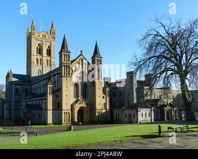 Angleterre, Devon, Buckfastleigh: L'église de l'abbaye de Buckfast, un monastère bénédictin datant de 1018, construit dans le Normand de transition et au début de l'Engl Banque D'Images