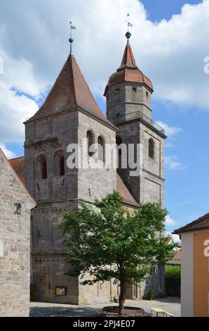 Allemagne, Bavière, Mittelfranken, Feuchtwangen: Façade ouest de la Stiftskirche (Collégiale) qui doit son origine à Charlemagne selon Banque D'Images