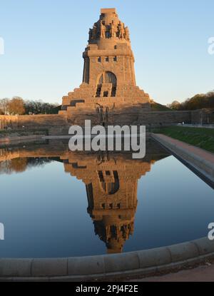 Allemagne, Saxe, Leipzig: Le monolithe 'Monument de la bataille des Nations' (Völkerschlachtdenkmal) construit entre 1898 et 1913 à la mémoire des hommes wh Banque D'Images