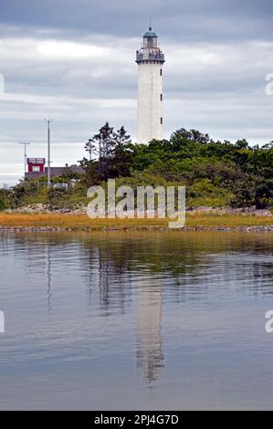 Suède, île d'Öland: Construit en 1844-5, le phare 'Lange Erik' est de 32 mètres de haut et se dresse à l'extrémité nord de l'île. En été Banque D'Images