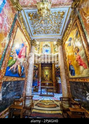 Entrée dans la chapelle notre-Dame de la route (Cappella della Madonna della strada) dans l'église de Jésus - Rome, Italie Banque D'Images