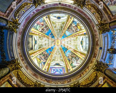 Dôme de la Cappella della Madonna della strada (Chapelle de notre Dame de la route) dans l'église de Jésus - Rome, Italie Banque D'Images