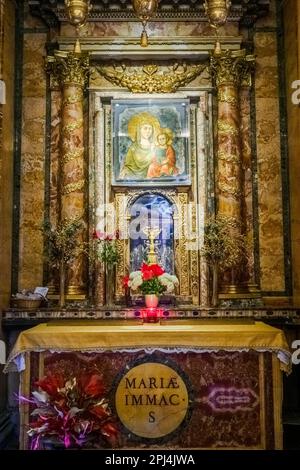 Chapelle notre Dame de la route (Cappella della Madonna della strada) dans l'église de Jésus - Rome, Italie Banque D'Images