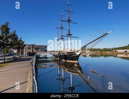 Ireland, County Wexford, New Ross, Dunbrody Famine Ship est une reproduction authentique d'un navire émigrant de 1840 qui fournit un excellent interpré Banque D'Images