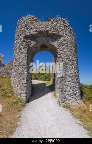 Irlande, Comté de Laois, Rock de Dunamase, ruine de la porte d'entrée de Barbican. Banque D'Images