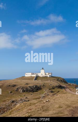 Strathy point Lighthouse situation à l'extrémité d'une péninsule au sommet de l'Écosse entre Cape Wrath et Joan O'Groats. Banque D'Images