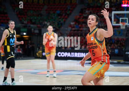 Saragosse, Espagne. 30th mars 2023. Elena Buenavida de Valencia basket réagit pendant les quarts de finale de la coupe de la Reine entre Valencia basket et Movistar Estudiantes au Pavillon principe Felipe. Score final; Valencia basket 69:56 Movistar Estudiantes. Crédit : SOPA Images Limited/Alamy Live News Banque D'Images