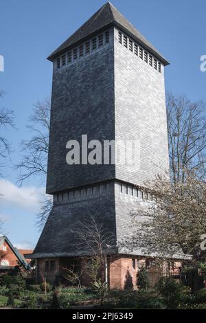 Addleshaw Tower à la cathédrale de Chester, à Chester, Cheshire, Angleterre. Il a été conçu par George Pace pour les cloches de la cathédrale. Banque D'Images