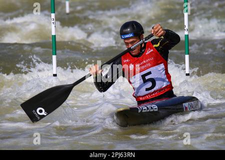 Markkleeberg, Allemagne, 06 avril 2019: Vaclav Chaloupka, canoéiste masculin, participe à la coupe du monde de slalom en canoë de l'ICF Banque D'Images