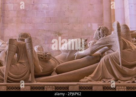 Europe, Portugal, Alcobaca. 14 avril 2022. Tombe d'Ines de Castro dans le monastère d'Alcobaca, site classé au patrimoine mondial de l'UNESCO. Banque D'Images