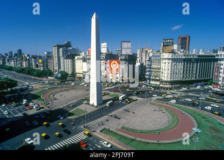 1997 OBÉLISQUE HISTORIQUE AVENIDA NUEVE DE JULIO À PLAZA DE REPUBLICA BUENOS AIRES ARGENTINE Banque D'Images