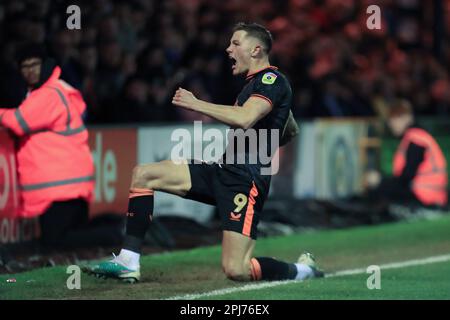 Salfords Callum Hendry fête sa création en 1-1 lors du match Sky Bet League 2 entre Stockport County et Salford City au stade Edgeley Park, Stockport, le vendredi 31st mars 2023. (Photo : Chris Donnelly | MI News) Credit : MI News & Sport /Alay Live News Banque D'Images