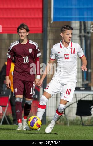 Cracovie, Pologne. 25th mars 2023. Kacper Urbanski, de Pologne, vu en action lors du match rond 2023-Elite du Championnat d'Europe des moins de 19 ans entre la Pologne et la Lettonie au centre d'entraînement de Cracovie. Note finale; Pologne 3:0 Lettonie. (Photo de Grzegorz Wajda/SOPA Images/Sipa USA) crédit: SIPA USA/Alay Live News Banque D'Images