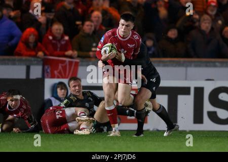 Llanelli, Royaume-Uni. 31 mars 2023. Joe Roberts de Scarlets pendant le match de rugby Scarlets v Brive EPCR Challenge Cup. Crédit : Gruffydd Thomas/Alay Banque D'Images