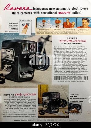 Revere Cine zoom 8mm caméra publicité dans un magazine NatGeo, décembre 1959 Banque D'Images