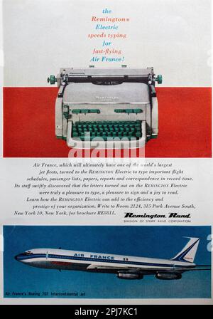 Remington Rand machine à écrire - Air France Boeing air Flight annonce dans un magazine NatGeo, novembre 1959 Banque D'Images