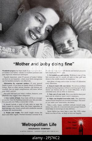 Metropolitan Life Insurance Company - annonce mère et bébé dans un magazine NatGeo, novembre 1959 Banque D'Images