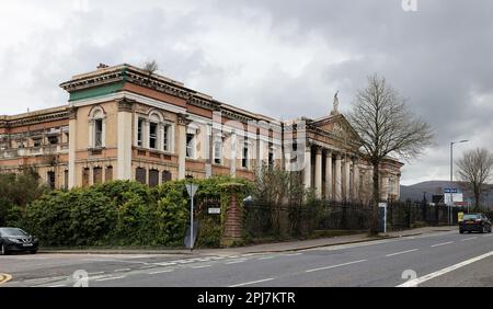 L’ancien palais de justice britannique a aujourd’hui fait dérailler les bâtiments en péril en Irlande du Nord. Crumlin Road Courthouse Crumlin Road Belfast en ruines. Banque D'Images