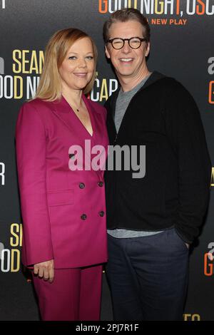 New York, N.-B. 31st mars 2023. Emily Bergl, Sean Hayes à la conférence de presse de GOOD NIGHT, OSCAR Broadway production Press Event, New 42 Studios, New York, NB 31 mars 2023. Crédit : Manoli Figetakis/Everett Collection/Alay Live News Banque D'Images