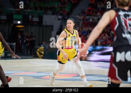 Saragosse, Espagne. 31st mars 2023. LAIA Flores de Spar Girona en action pendant les quarts de finale de la coupe de la Reine au Pavillon principe Felipe. (Saragosse, quarts de finale de la coupe de la Reine) Lointek Gernika Bizkaia 79:65 Spar Girona (photo de Vicente Vidal Fernandez/SOPA Images/Sipa USA) Credit: SIPA USA/Alay Live News Banque D'Images