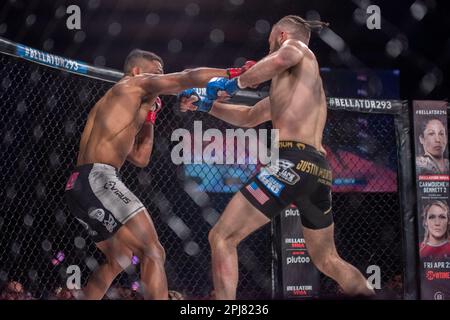 Temecula, Californie, États-Unis. 31st mars 2023. TEMECULA, CALIFORNIE - MARS 31: (G-D) Archie Colgan punt Justin Montalvo dans leur combat léger lors de l'événement Bellator 293 au Pechanga Resort and Casino on 31 mars 2023 à Temecula, Californie, États-Unis. (Credit image: © Matt Davies/PX Imagens via ZUMA Press Wire) USAGE ÉDITORIAL SEULEMENT! Non destiné À un usage commercial ! Crédit : ZUMA Press, Inc./Alay Live News Banque D'Images