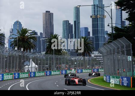 Melbourne, Australie. 01st avril 2023. 16 LECLERC Charles (mco), Scuderia Ferrari SF-23, action 44 HAMILTON Lewis (gbr), Mercedes AMG F1 équipe W14, action lors de la manche 2nd du Championnat de Formule 3 de la FIA 2023 de 31 mars à 2 avril 2023 sur le circuit Albert Park, à Melbourne, Australie - photo Xavi Bonilla/DPPI crédit : DPPI Media/Alamy Live News Banque D'Images