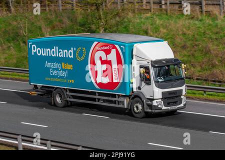 POUNDLAND VOLVO 250 FL sur l'autoroute M6, Royaume-Uni Banque D'Images