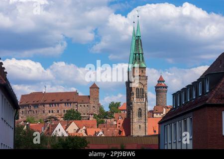 Nürnberg, Nuremberg: eglise St. Sebald, Château de Nuremberg à Mittelfranken, moyenne-Franconie, Bayern, Bavière, Allemagne Banque D'Images