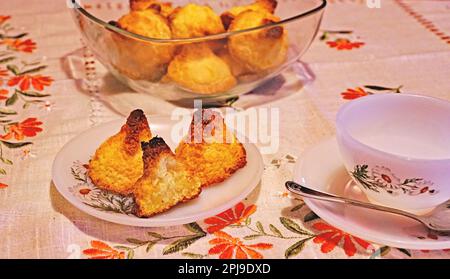 biscuits à la noix de coco sur la nappe pour en-cas Banque D'Images