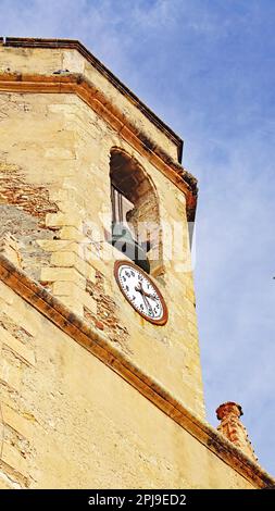 Eglise de Sant Marti et château d'Altafulla, Tarragone, Catalunya, Espagne, Europe Banque D'Images