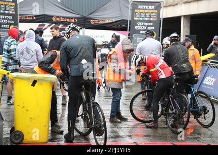 Oudenaarde, Belgique. 01st avril 2023. L'événement cyclo We Ride Flanders pour amateurs de cyclisme, le long (parties de) de la piste devant le Ronde van Vlaanderen/ Tour des Flandres/ Tour de Flandre course cycliste, samedi 01 avril 2023. L'édition 107th de la course cycliste aura lieu le dimanche 02 avril. BELGA PHOTO NICOLAS MATERLINCK crédit: Belga News Agency/Alay Live News Banque D'Images