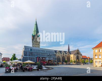 Paderborn: Cathédrale de Paderborn, Erzbischöfliches Diözesanmuseum (Musée de l'Archevêque Diocesan), place Markt dans la forêt de Teutoburg, Nordrhein-Westfalen, N Banque D'Images