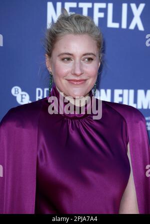 GRETA Gerwig participe à la première britannique « White Noise » au Royal Festival Hall de Londres. Banque D'Images